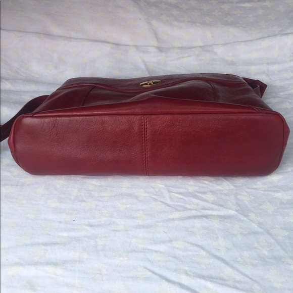 Etienne Aigner Red Clutch with Strap - Picture 4 of 5